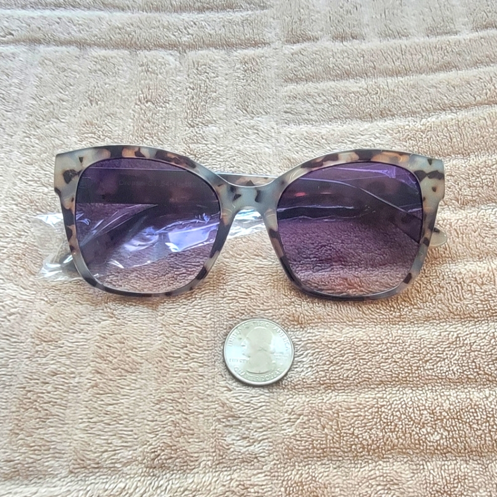 Stylish Oversized Sunglasses Tortoise Shell Style Frames
